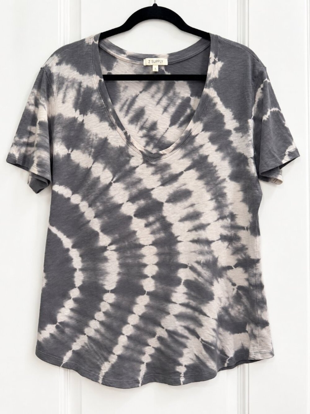 Z Supply Tie Dye V-Neck Tee Size L